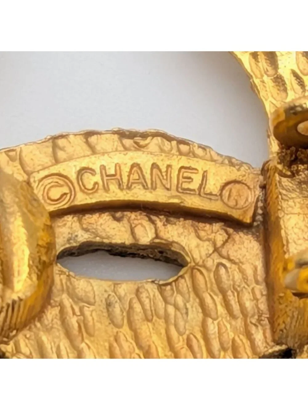 Chanel CC Logo Mesh Braided Pattern Gold Single Earrings First Era Vintage